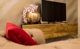 Vipverona Luxury Apartment - Royal Welcome
